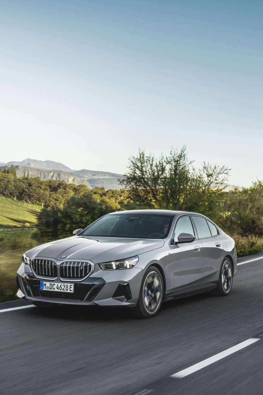 BMW i5 and 2024 BMW 5 Series G60 – M60 xDrive with up to 601 hp; AirConsole brings in-car gaming 1617679
