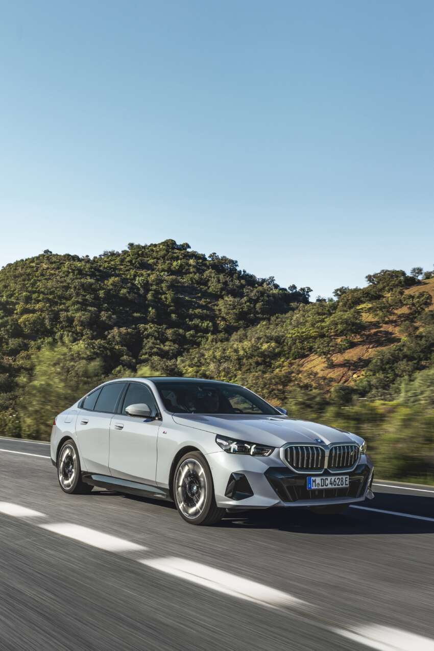 BMW i5 and 2024 BMW 5 Series G60 – M60 xDrive with up to 601 hp; AirConsole brings in-car gaming 1617692