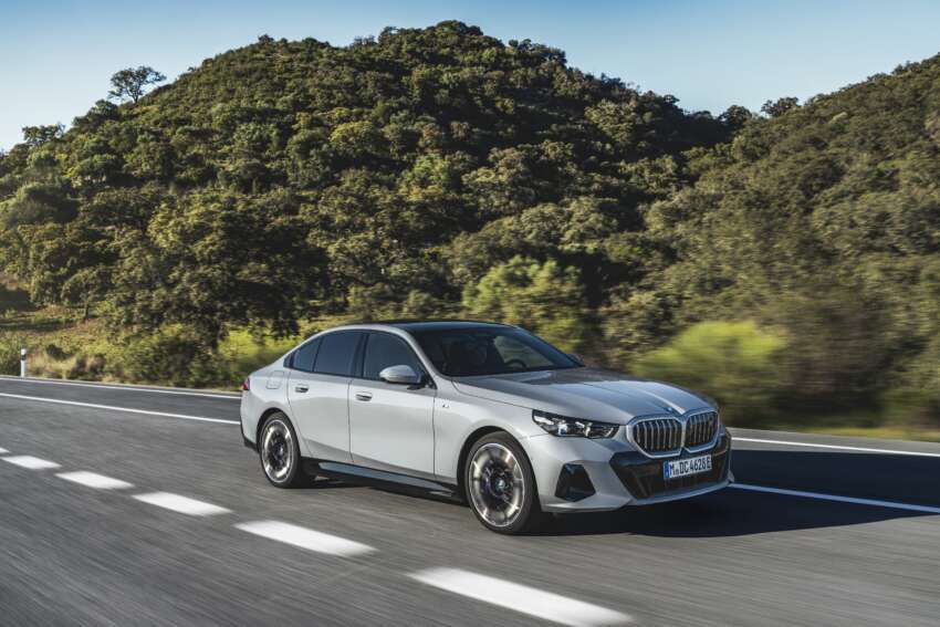 BMW i5 and 2024 BMW 5 Series G60 – M60 xDrive with up to 601 hp; AirConsole brings in-car gaming 1617696