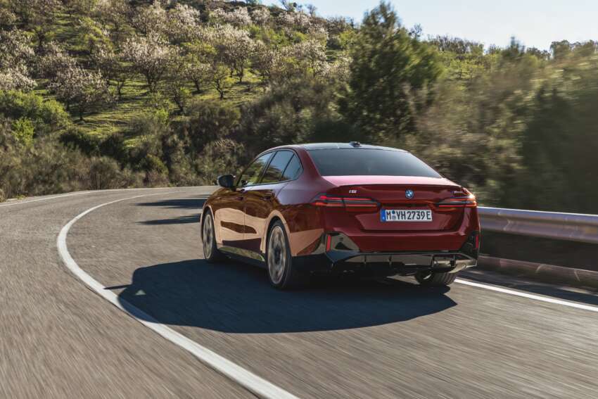 BMW i5 and 2024 BMW 5 Series G60 – M60 xDrive with up to 601 hp; AirConsole brings in-car gaming 1617688