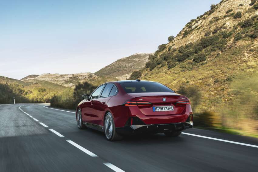 BMW i5 and 2024 BMW 5 Series G60 – M60 xDrive with up to 601 hp; AirConsole brings in-car gaming 1617691