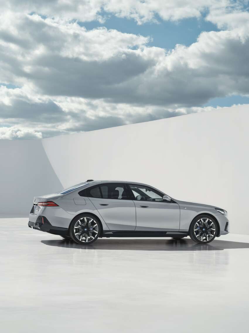 BMW i5 and 2024 BMW 5 Series G60 – M60 xDrive with up to 601 hp; AirConsole brings in-car gaming 1617751
