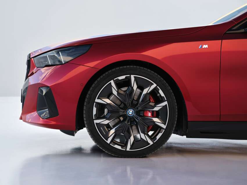 BMW i5 and 2024 BMW 5 Series G60 – M60 xDrive with up to 601 hp; AirConsole brings in-car gaming 1617778