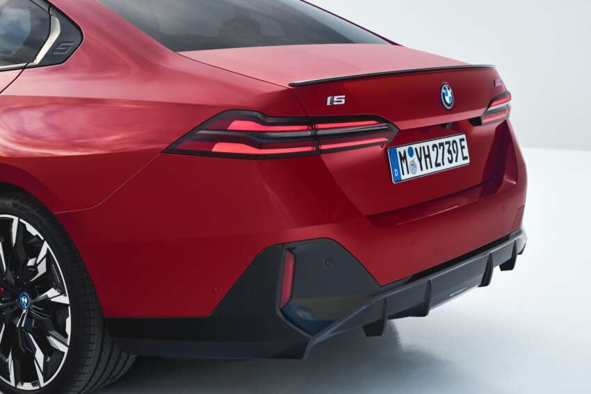 BMW i5 and 2024 BMW 5 Series G60 – M60 xDrive with up to 601 hp; AirConsole brings in-car gaming 1617788