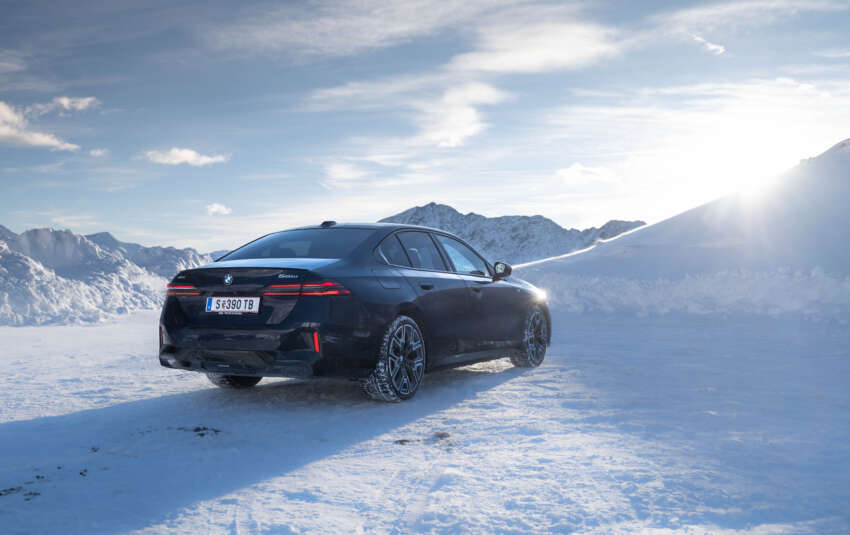 BMW i5 and 2024 BMW 5 Series G60 – M60 xDrive with up to 601 hp; AirConsole brings in-car gaming 1700458