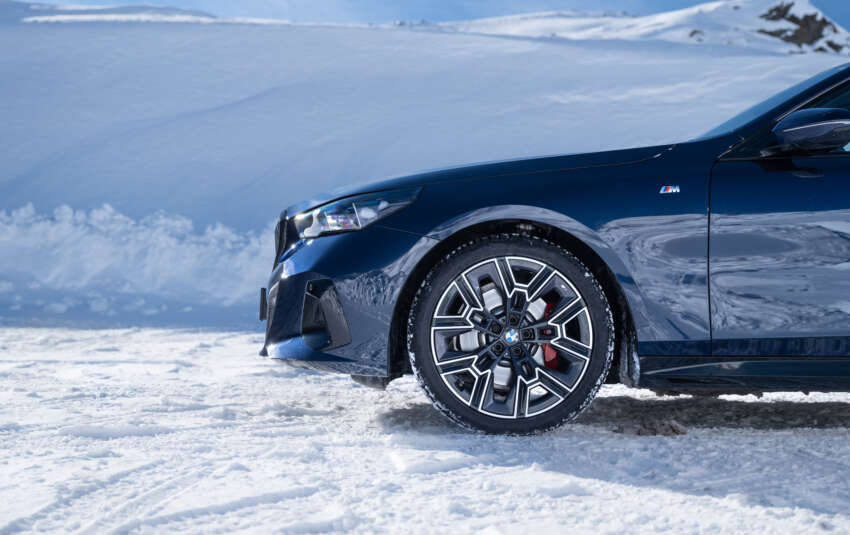 BMW i5 and 2024 BMW 5 Series G60 – M60 xDrive with up to 601 hp; AirConsole brings in-car gaming 1700479