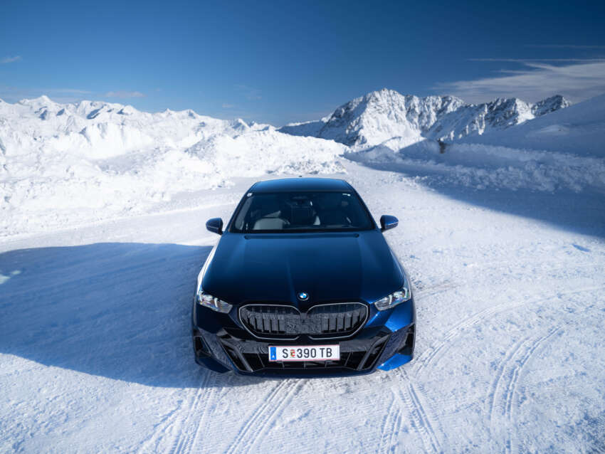 BMW i5 and 2024 BMW 5 Series G60 – M60 xDrive with up to 601 hp; AirConsole brings in-car gaming 1700482