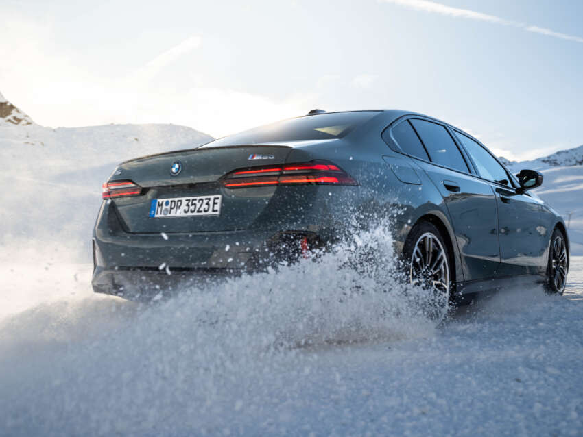 BMW i5 and 2024 BMW 5 Series G60 – M60 xDrive with up to 601 hp; AirConsole brings in-car gaming 1700494