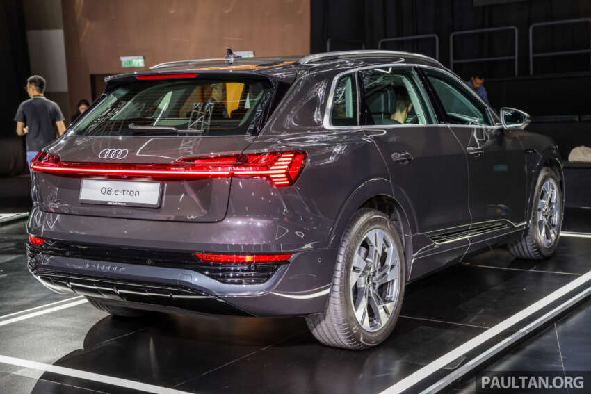 Audi Q8 e-tron 2023 dilancarkan di M’sia — jarak EV hingga 487 km, pilihan Sportback; harga dari RM384k 1628078