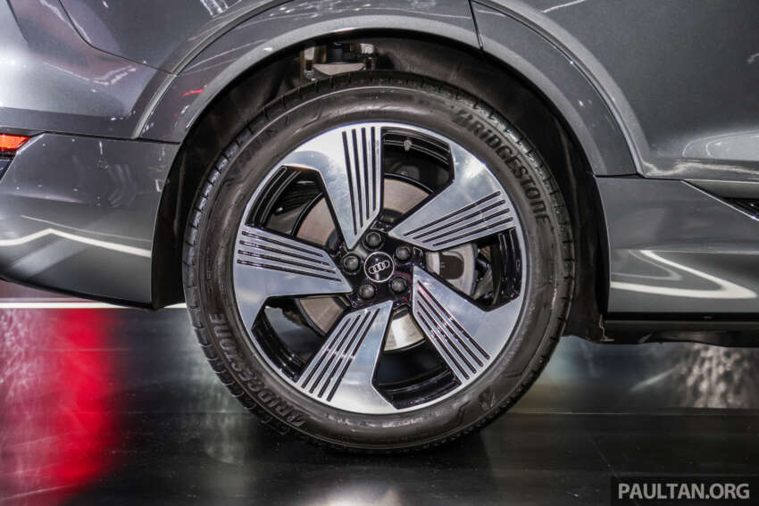 Audi Q8 e-tron 2023 dilancarkan di M’sia — jarak EV hingga 487 km, pilihan Sportback; harga dari RM384k 1628141