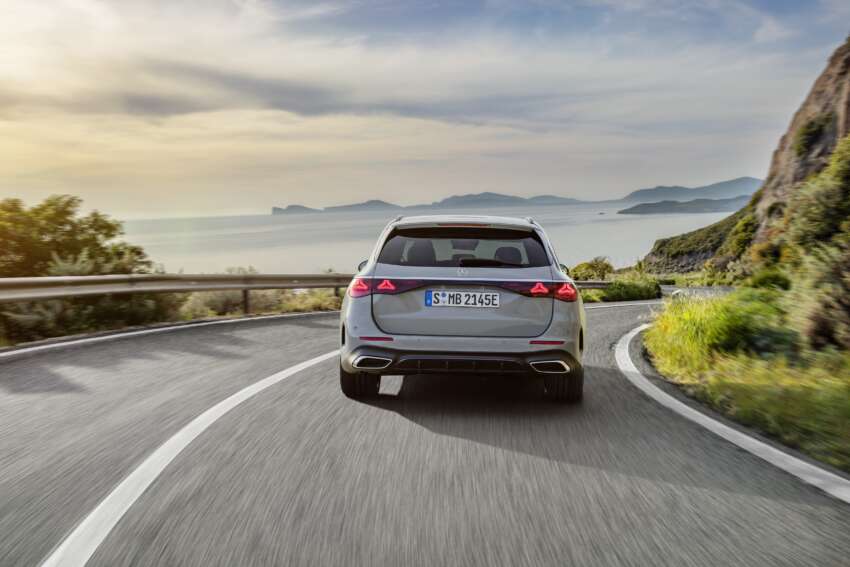 2023 Mercedes-Benz E-Class Estate – new S214 offers more boot space, interior room; mild hybrid & PHEV 1629858
