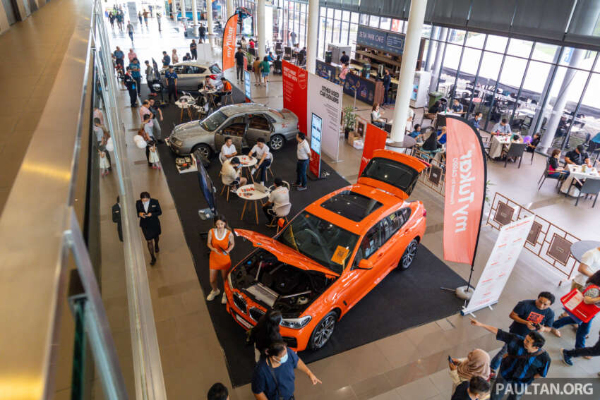 EVx 2023: myTukar display of half-and-half refurbished car, plus 35% off respray packages today at SCCC 1645252