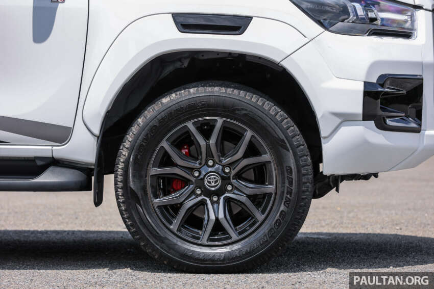 2023 Toyota Hilux GR Sport in Malaysia – sporty pick-up truck with bodykit, monotube dampers; fr RM169k 1658433