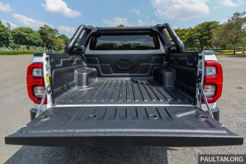 2023 Toyota Hilux GR Sport in Malaysia – sporty pick-up truck with bodykit, monotube dampers; fr RM169k 1658448