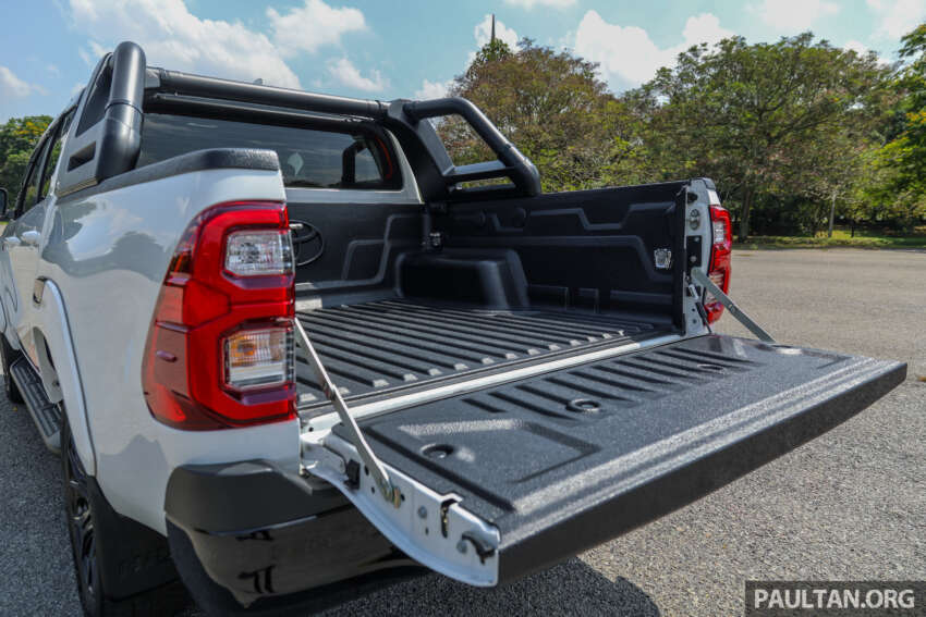 2023 Toyota Hilux GR Sport in Malaysia – sporty pick-up truck with bodykit, monotube dampers; fr RM169k 1658449