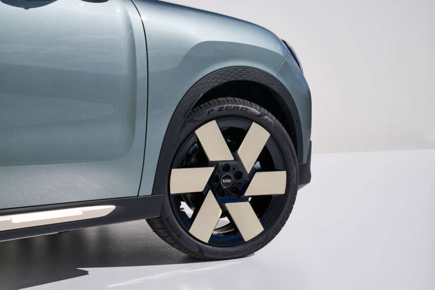 2024 MINI Countryman Electric debuts – single- and dual-motor EV powertrains; up to 313 hp, 462 km range 1662702