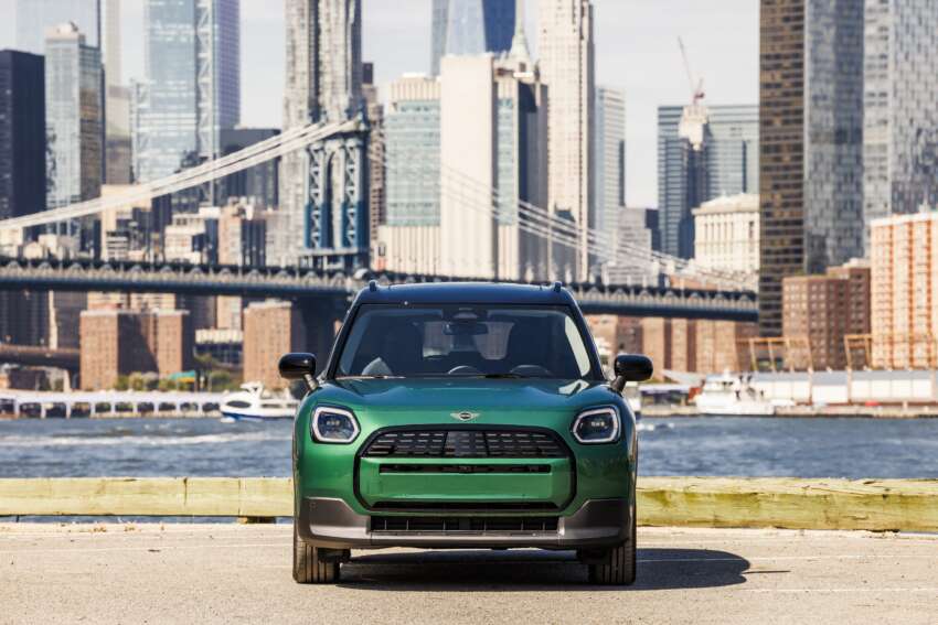 2024 MINI Countryman Electric debuts – single- and dual-motor EV powertrains; up to 313 hp, 462 km range 1670751