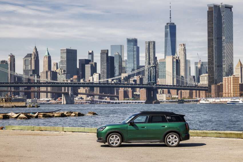 2024 MINI Countryman Electric debuts – single- and dual-motor EV powertrains; up to 313 hp, 462 km range 1670710