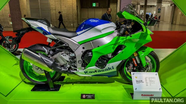 2024 Kawasaki Ninja ZX-10R and ZX-4RR 40th Anniversary Editions seen at the Japan Mobility Show