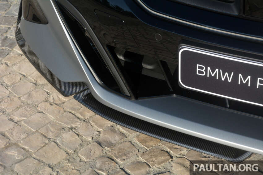2024 BMW 5 Series G60 with M Performance Parts – live pics of carbon bodykit, 21′ cross-spoke wheels 1674443