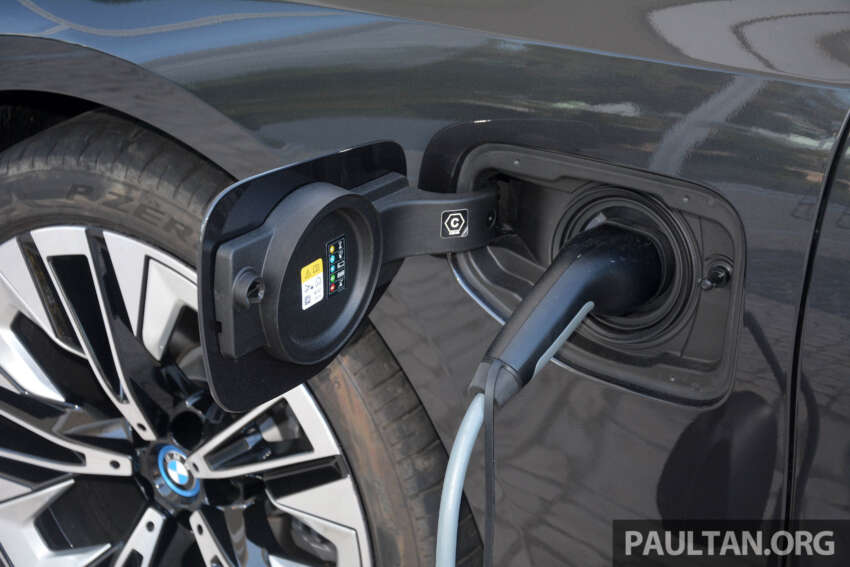 2024 BMW 530e PHEV – live pics of G60 plug-in hybrid, 100 km EV range, more power, the best of both worlds 1674162