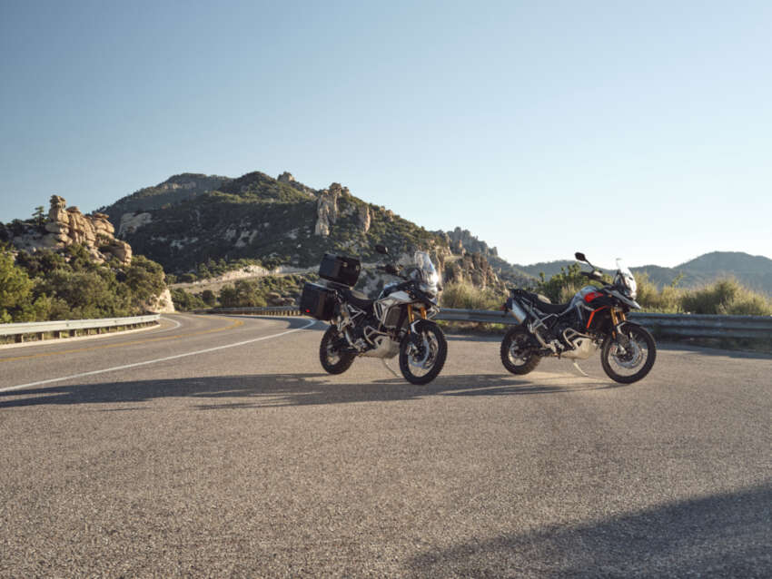 2024 Triumph Tiger 900 adventure-tourers upgraded 1689086