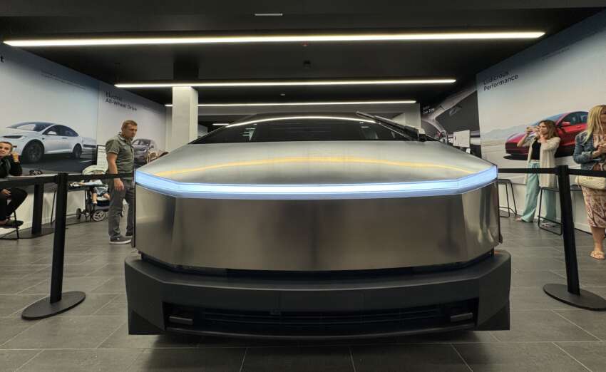 Tesla Cybertruck hits showrooms ahead of launch 1700430