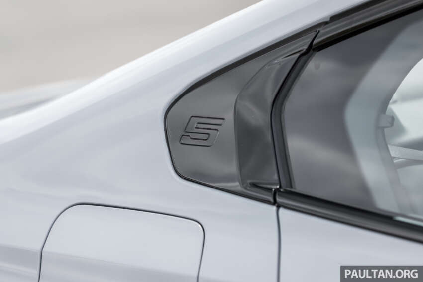 2024 BMW i5 eDrive40 Malaysian review – 582 km range; fr RM400k; is the first-ever 5 Series EV good? 1711055