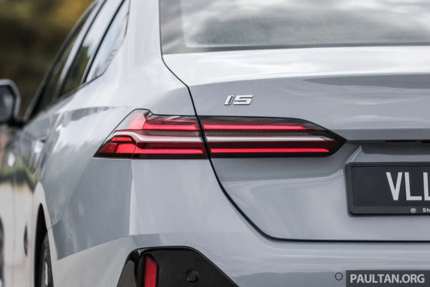 2024 BMW i5 eDrive40 Malaysian review – 582 km range; fr RM400k; is the first-ever 5 Series EV good? 1711062