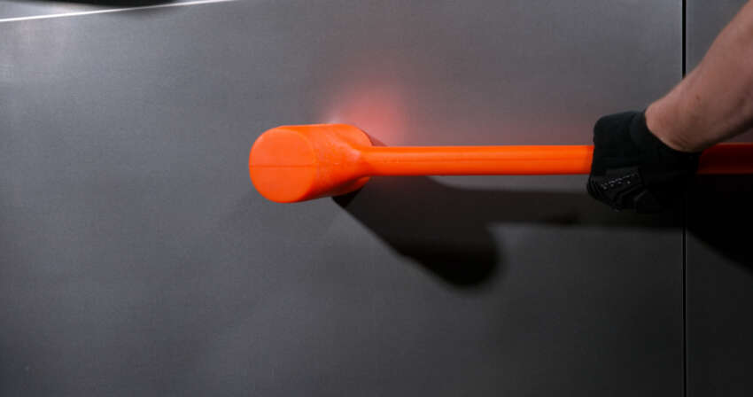 2024 Tesla Cybertruck debuts – EV pick-up truck with up to 857 PS, 756 km EV range; bulletproof body 1702415