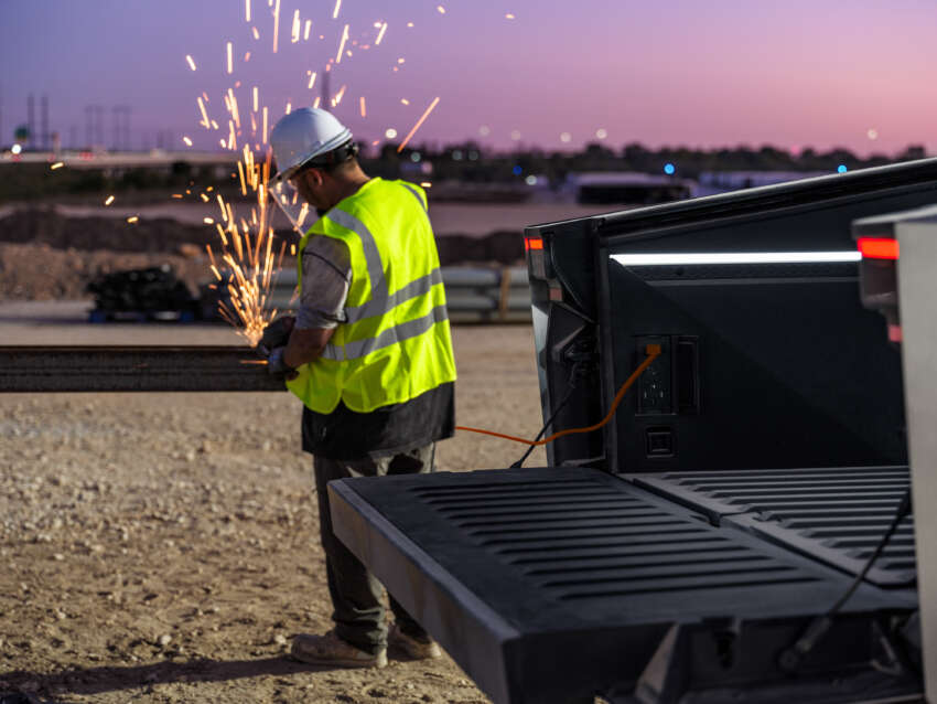 2024 Tesla Cybertruck debuts – EV pick-up truck with up to 857 PS, 756 km EV range; bulletproof body 1702417