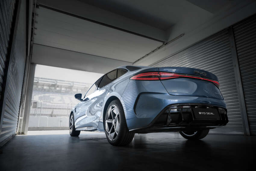 REVIEW: 2024 BYD Seal Performance AWD EV tested 1707446