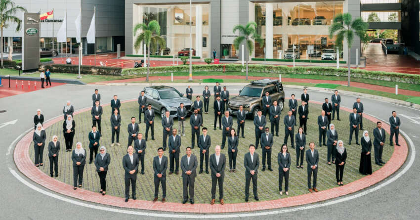 Jaguar Land Rover Malaysia wins Retailer of the Year 2022/2023 award for Asia-Pacific region – fourth title 1707924
