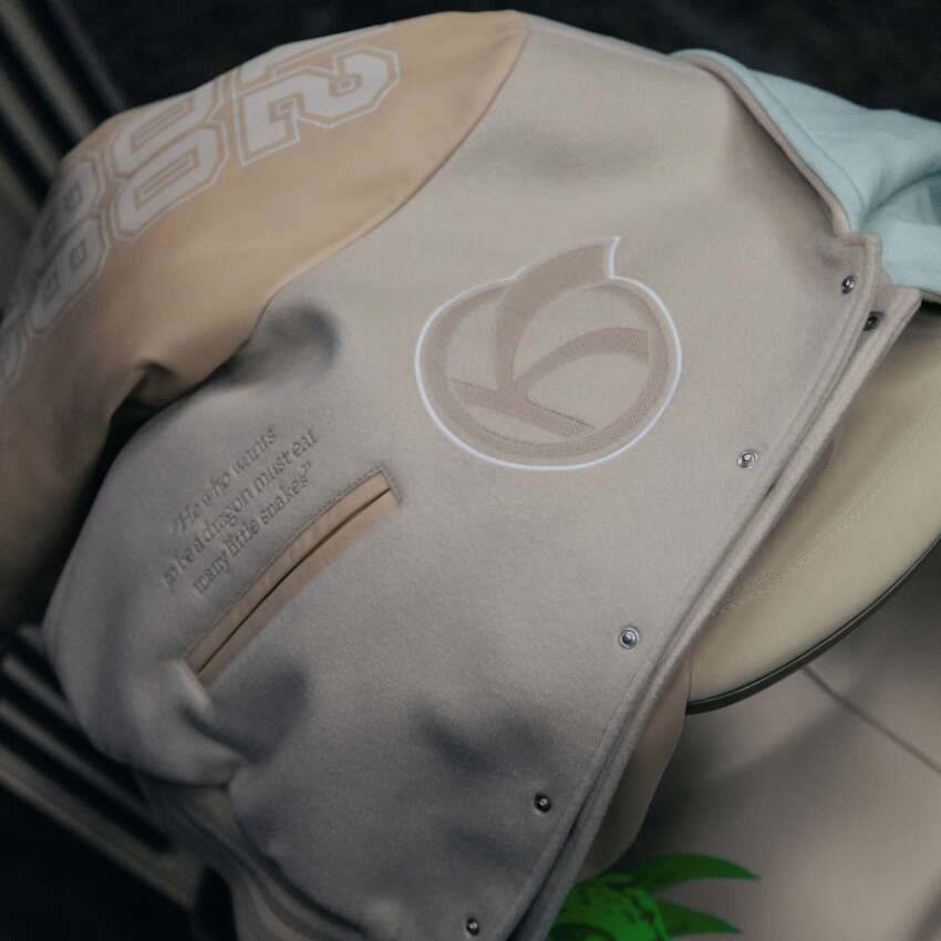 Vespa 946 Dragon  ushers in the Lunar New Year 1719199