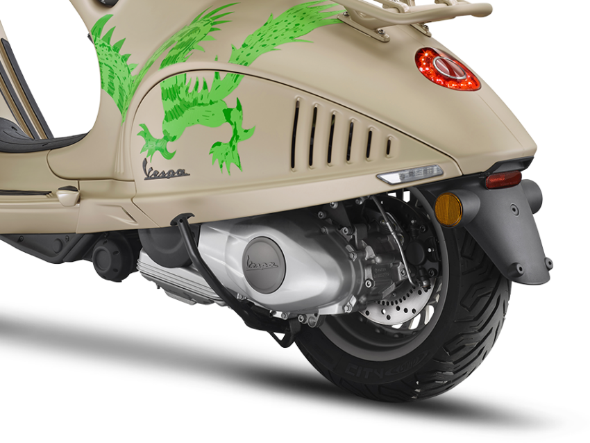 Vespa 946 Dragon  ushers in the Lunar New Year 1719190