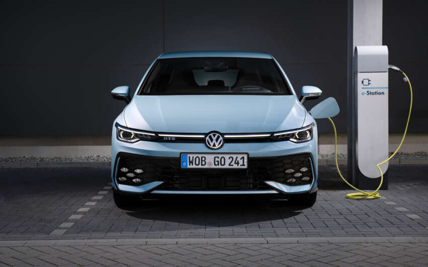 2024 Volkswagen Golf Mk8.5 facelift debuts – styling tweaks, physical buttons, GTE and GTI get more power 1719359