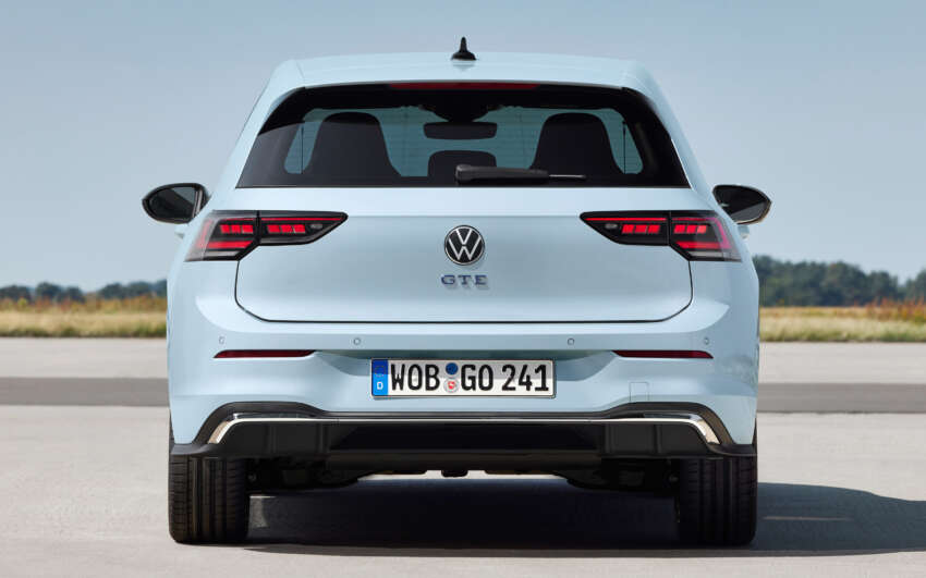 2024 Volkswagen Golf Mk8.5 facelift debuts – styling tweaks, physical buttons, GTE and GTI get more power 1719352