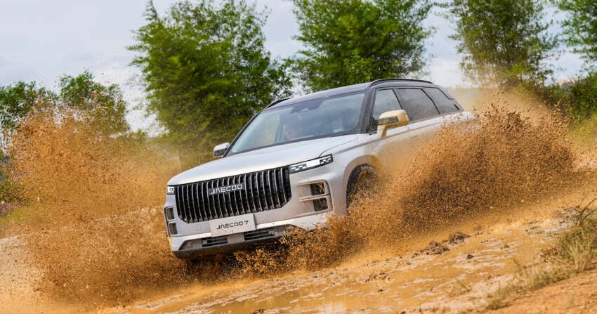 Jaecoo J7 demonstrates off-road capability at M4TREC 1720494