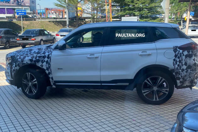 2024 Proton X70 facelift spied – new wheels from Geely Boyue FL, old dashboard from current model