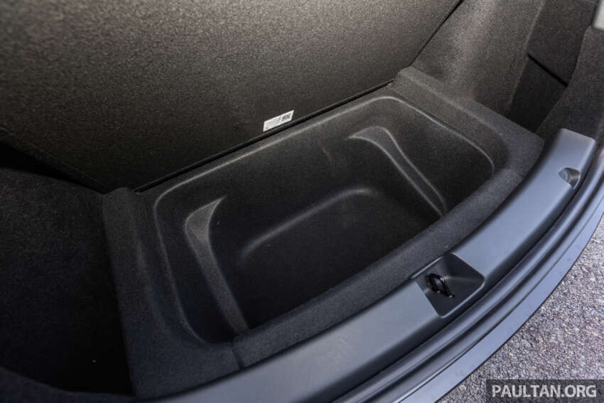 2024 Tesla Model Y updates in Malaysia – privacy glass, full double glazing, HW4, no parcel shelf 1727216