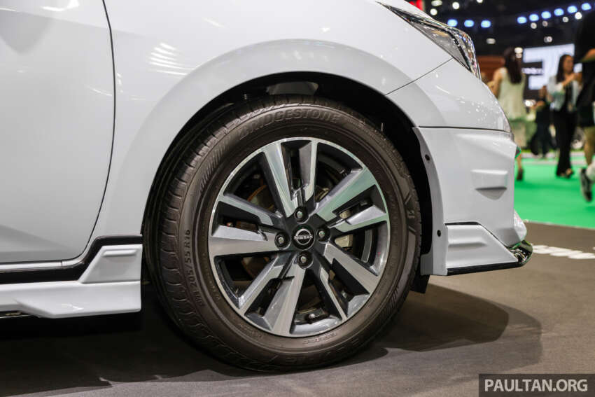 Bangkok 2024: Nissan Almera facelift – B-sedan gets bolder face, blue trim, bodykit with twin central pipes 1744273