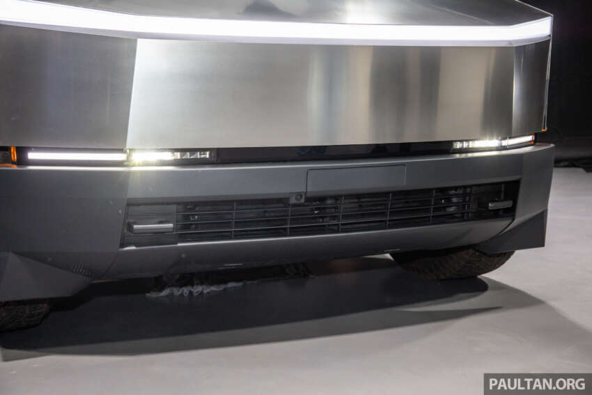 Tesla Cybertruck tiba di Malaysia – bakal dipamerkan di bilik pameran Mei nanti, tetapi bukan untuk dijual 1749466