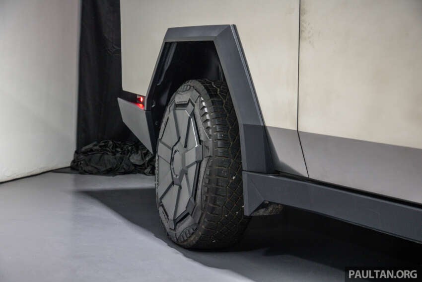 Tesla Cybertruck in Malaysia – stainless steel pick-up EV on display in showrooms in May, not for sale 1749412