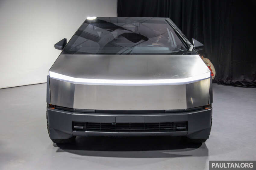 Tesla Cybertruck tiba di Malaysia – bakal dipamerkan di bilik pameran Mei nanti, tetapi bukan untuk dijual 1749458