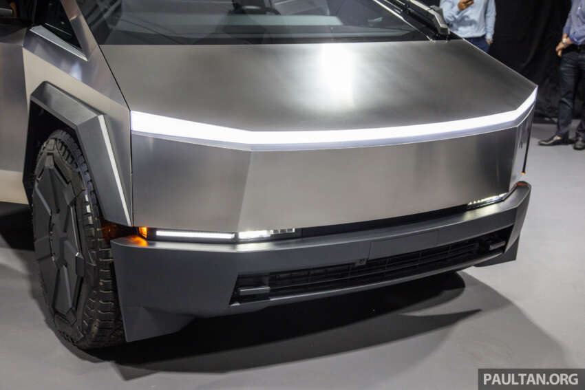 Tesla Cybertruck tiba di Malaysia – bakal dipamerkan di bilik pameran Mei nanti, tetapi bukan untuk dijual 1749460