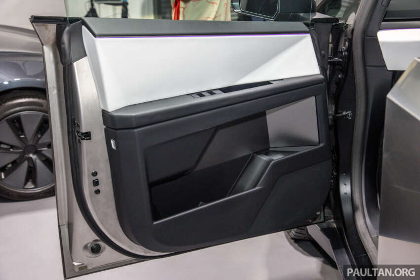 Tesla Cybertruck tiba di Malaysia – bakal dipamerkan di bilik pameran Mei nanti, tetapi bukan untuk dijual 1749510