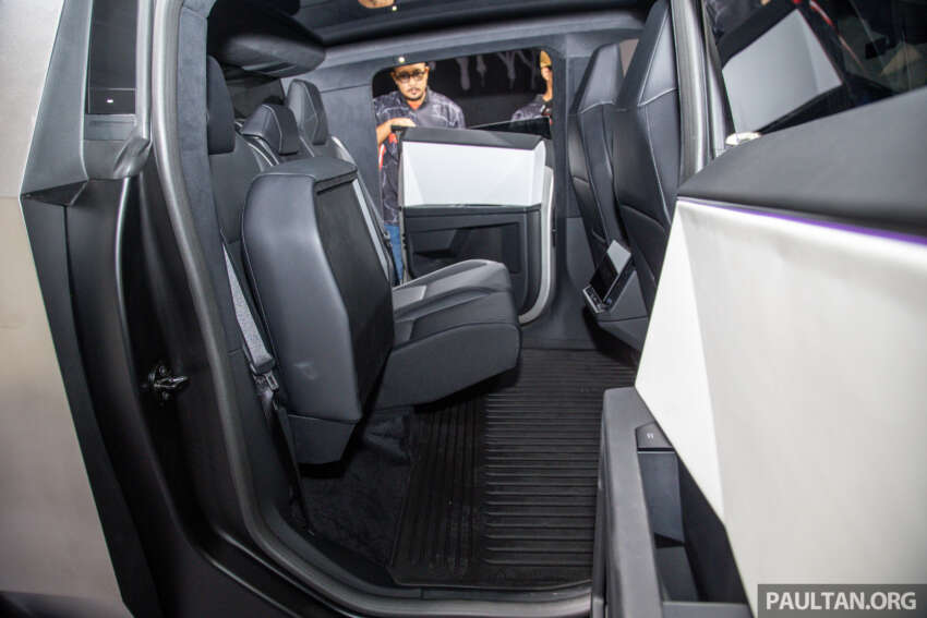 Tesla Cybertruck tiba di Malaysia – bakal dipamerkan di bilik pameran Mei nanti, tetapi bukan untuk dijual 1749514