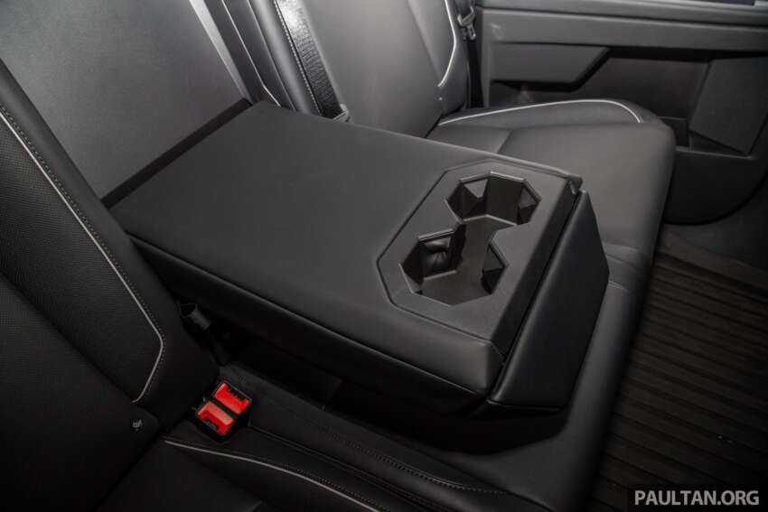 Tesla Cybertruck tiba di Malaysia – bakal dipamerkan di bilik pameran Mei nanti, tetapi bukan untuk dijual 1749520