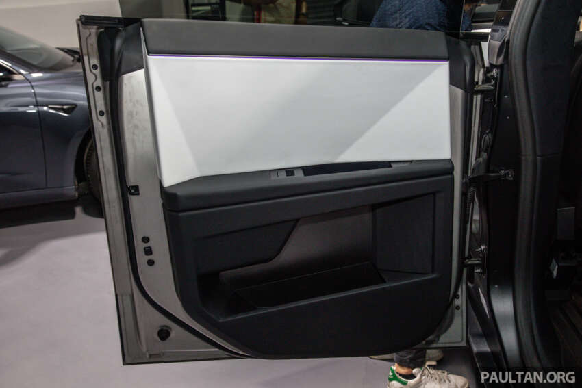 Tesla Cybertruck tiba di Malaysia – bakal dipamerkan di bilik pameran Mei nanti, tetapi bukan untuk dijual 1749523