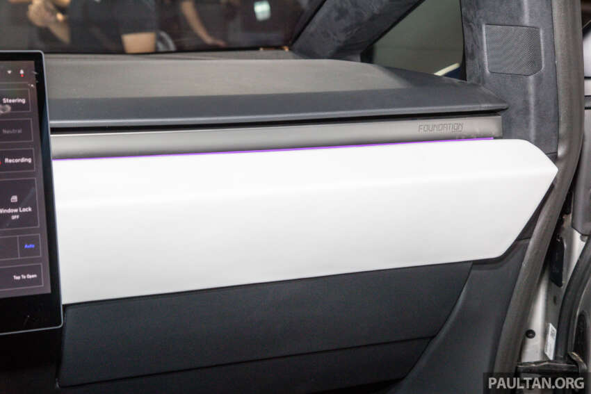 Tesla Cybertruck tiba di Malaysia – bakal dipamerkan di bilik pameran Mei nanti, tetapi bukan untuk dijual 1749506